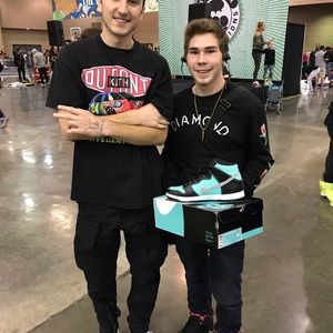 Meet your Posher, Eric